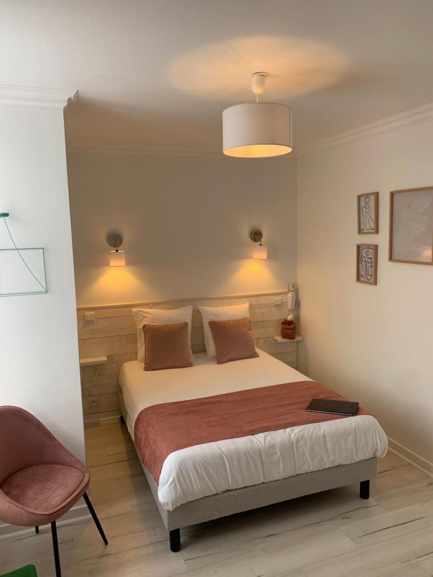 Hotel De France เปลเนิฟ-วัล-อ็องเดร ภายนอก รูปภาพ