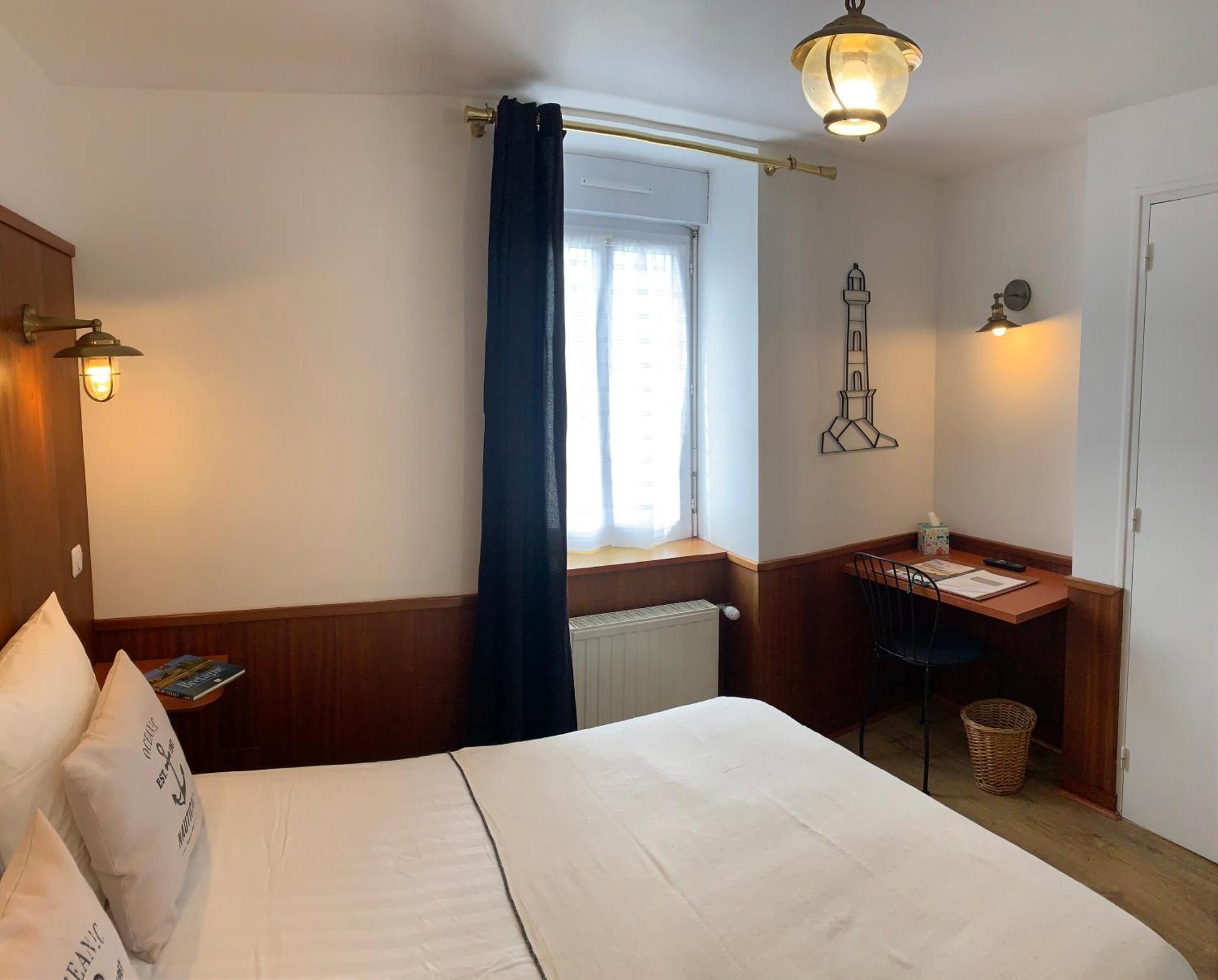 Hotel De France เปลเนิฟ-วัล-อ็องเดร ภายนอก รูปภาพ